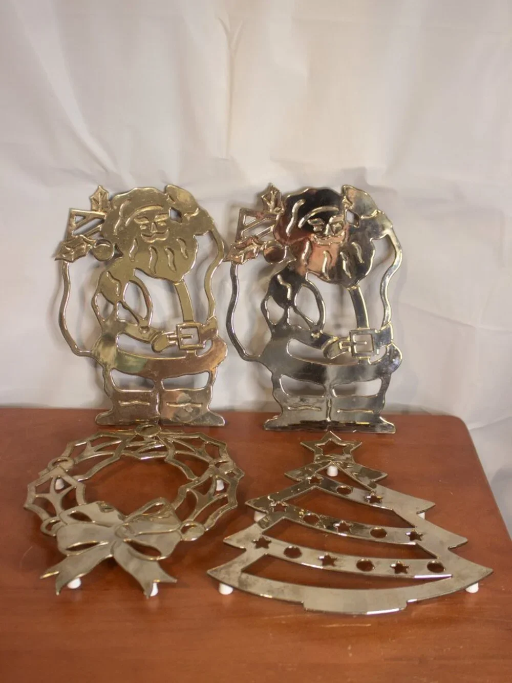 Set of 4 Silver Metal Christmas Trivets – Santa, Tree, Wreath – Footed Decor